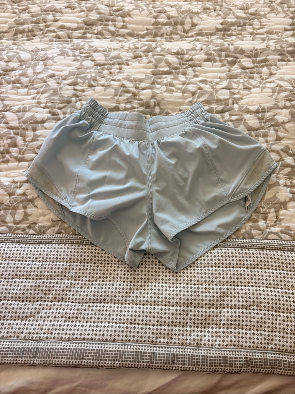 lululemon athletica Sky Blue Running Shorts hotty hot low rise 2.5”